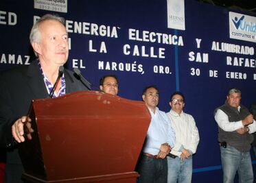 El Marqués entrega alumbrado público