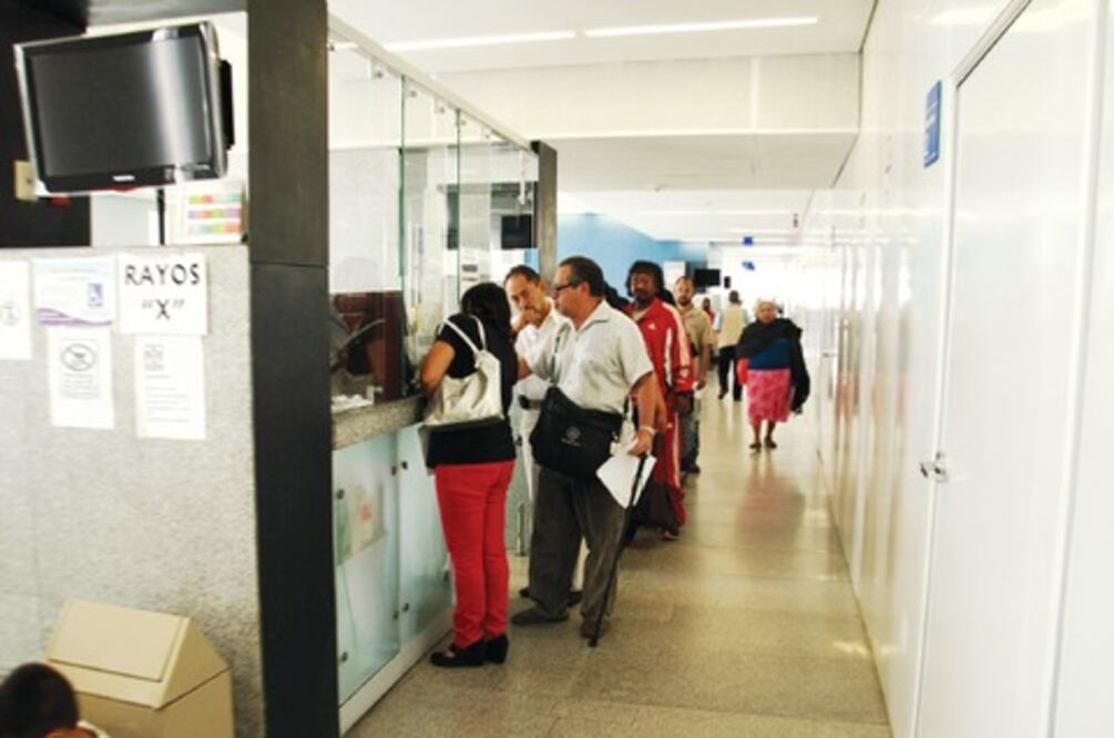 Firman convenio para dar servicios de salud