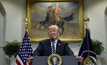 Si migrantes lanzan piedras, ejército abrirá fuego, advierte Trump