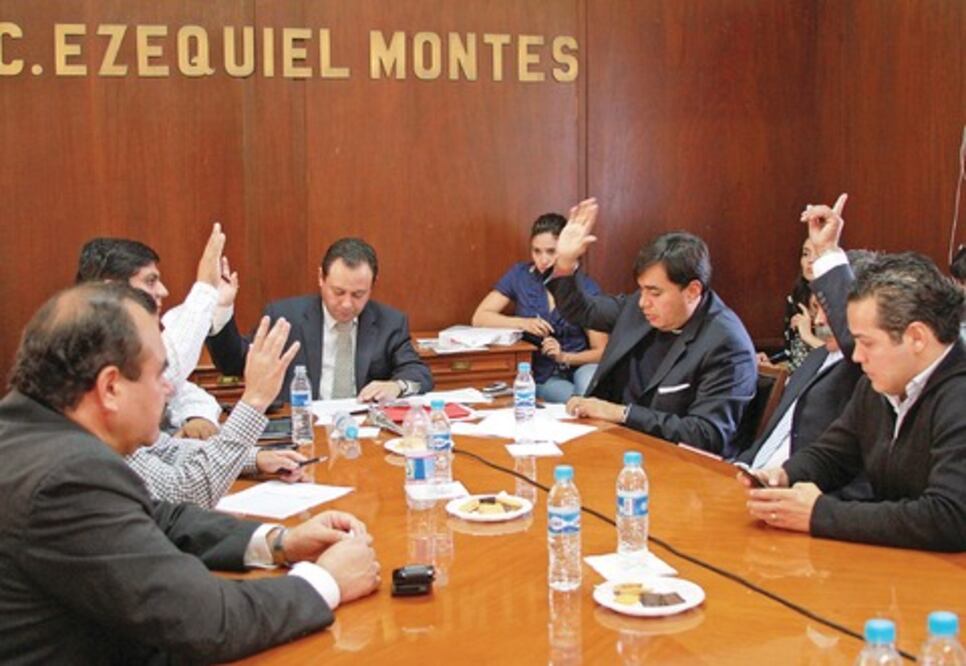 Reciben peticiones para presupuesto