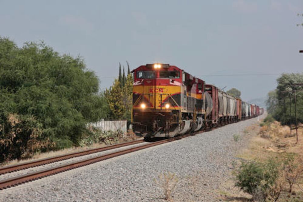 Asedia el crimen a trenes y camiones 