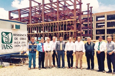 Delegado del IMSS visita hospital en Guanajuato