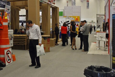 Prevén negocios en expo industrial