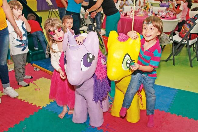 Macaria y Aquiles festejan por partida doble