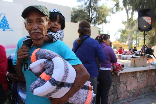 El Marqués ayuda a 800 personas por fuertes fríos 