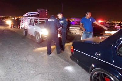 Revisan autos en cuatro municipios