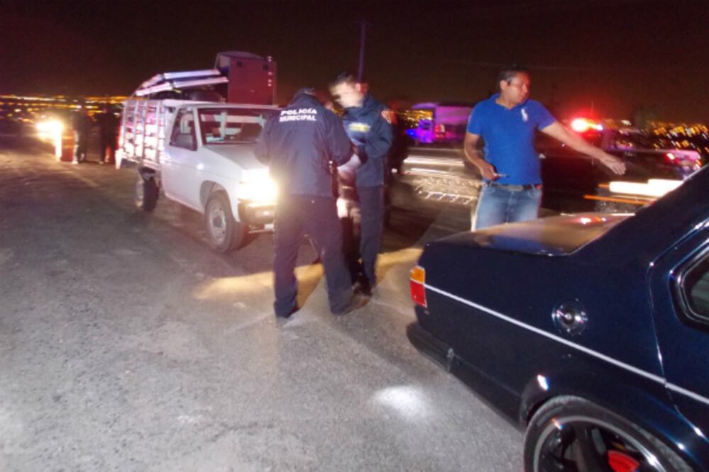 Revisan autos en cuatro municipios