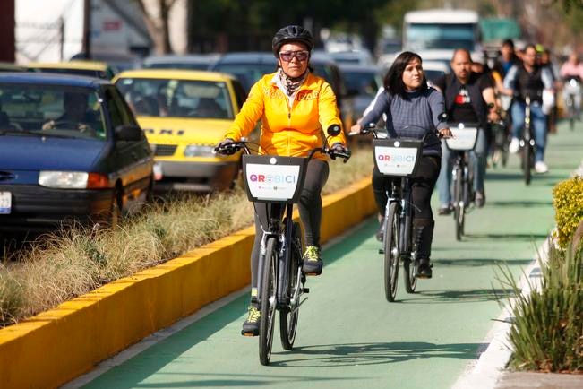 Sorprende a queretanos el nuevo transporte Qrobici