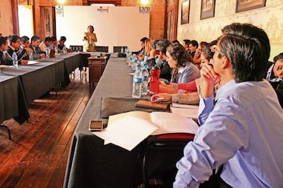 Asesoran a Congreso Juvenil