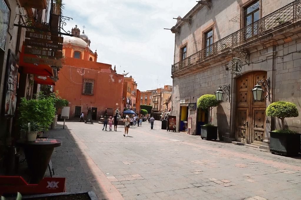 Comerciantes queretanos apoyan el retiro de ambulantes del Centro Histórico