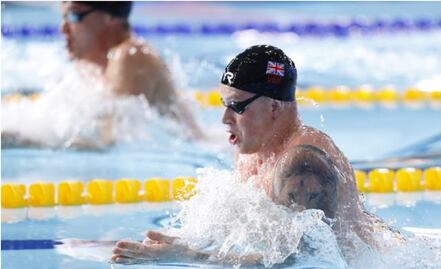 Adam Peaty rompe récord mundial de natación