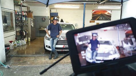 Colate comparte su vida en la web