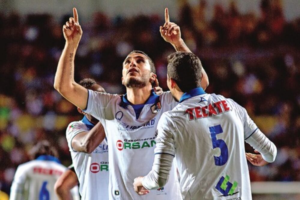 Responde refuerzo y da triunfo a Gallos