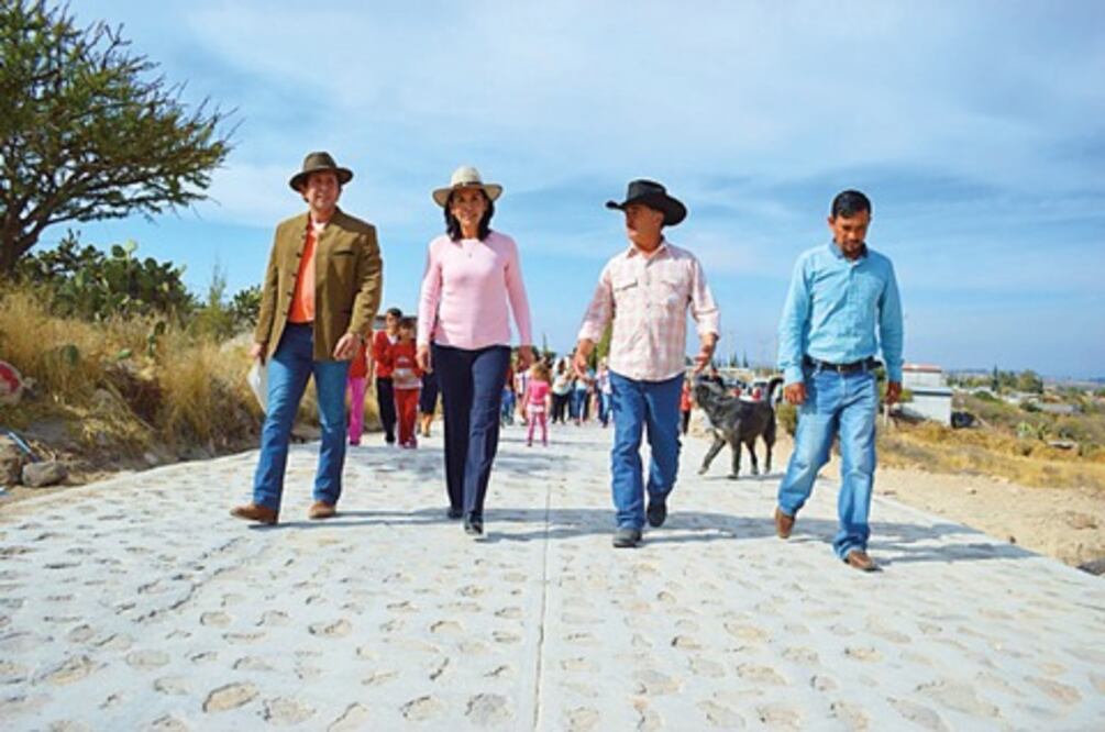 Estrena Huimilpan pavimentación