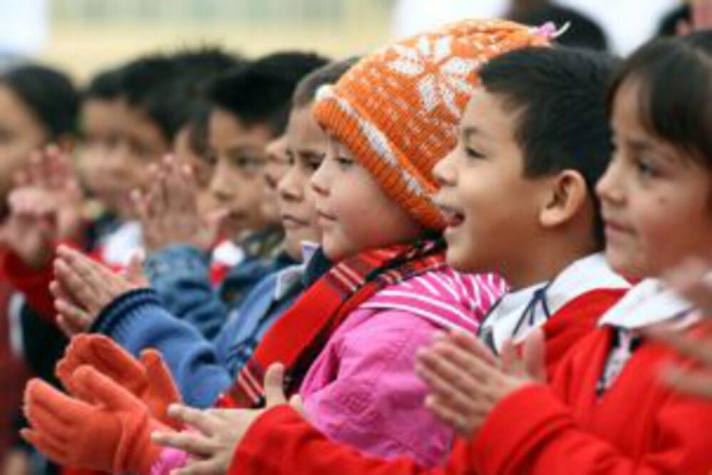 Descartan suspender actividades escolares