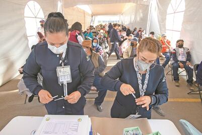 Acuden a vacuna 90% de 50 a 59 años 