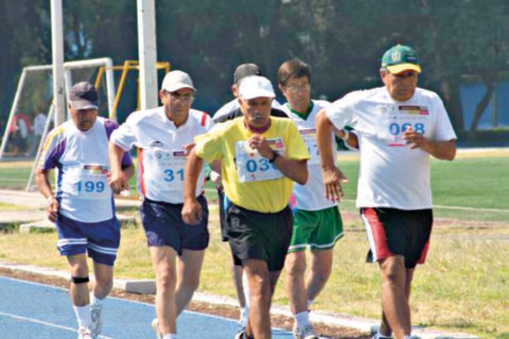 Buscan mejor atención a personas de tercera edad