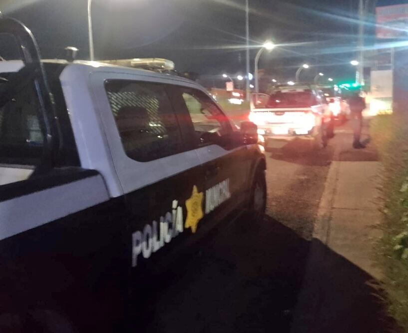 Sujeto se roba una patrulla en Querétaro