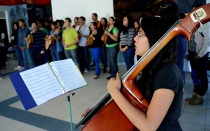Tuna de Bachilleres y OFEQ, en concierto