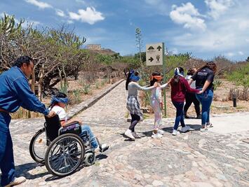 Un recorrido a ciegas en la zona de El Cerrito