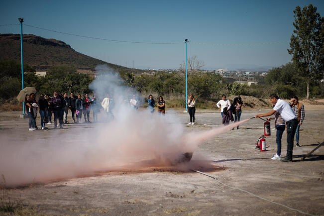 Capacitan a personal de 12 estancias infantiles en SJR