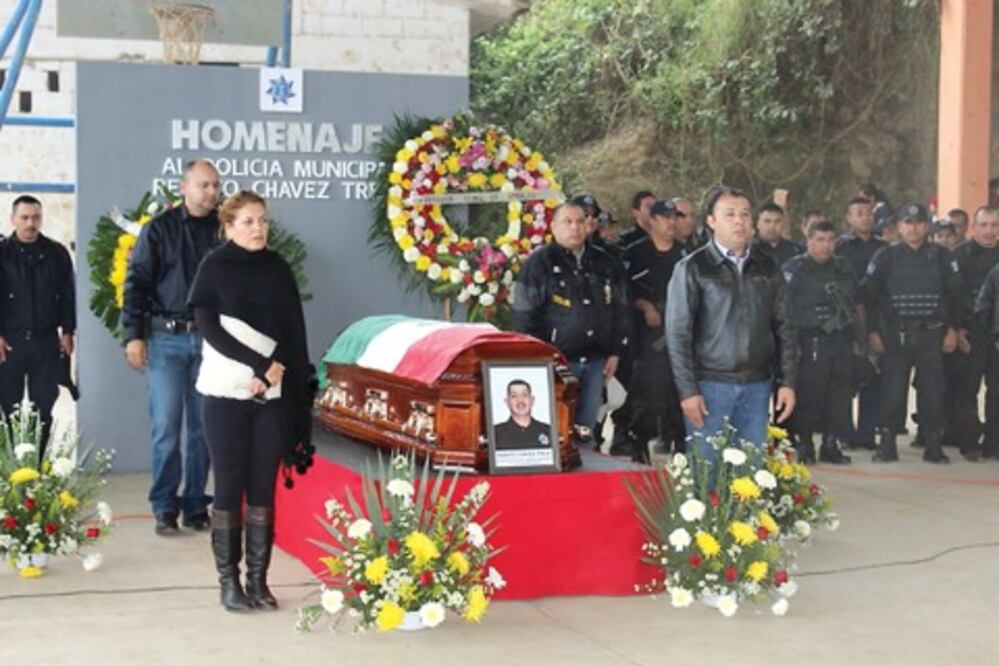 Dan último adiós a oficial en Landa