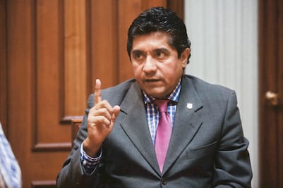 Analizan adquisición de 100 autos