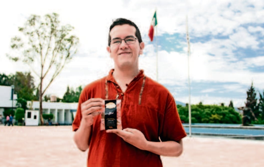 Ve UAQ beneficios en pan hecho con chapulín