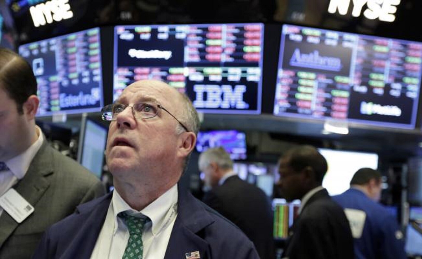 Bolsa Mexicana pierde 1.83%; el dólar cotiza a $19.05