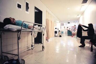 Hospitales rebasados