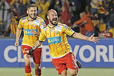 América, goleado y en la lona