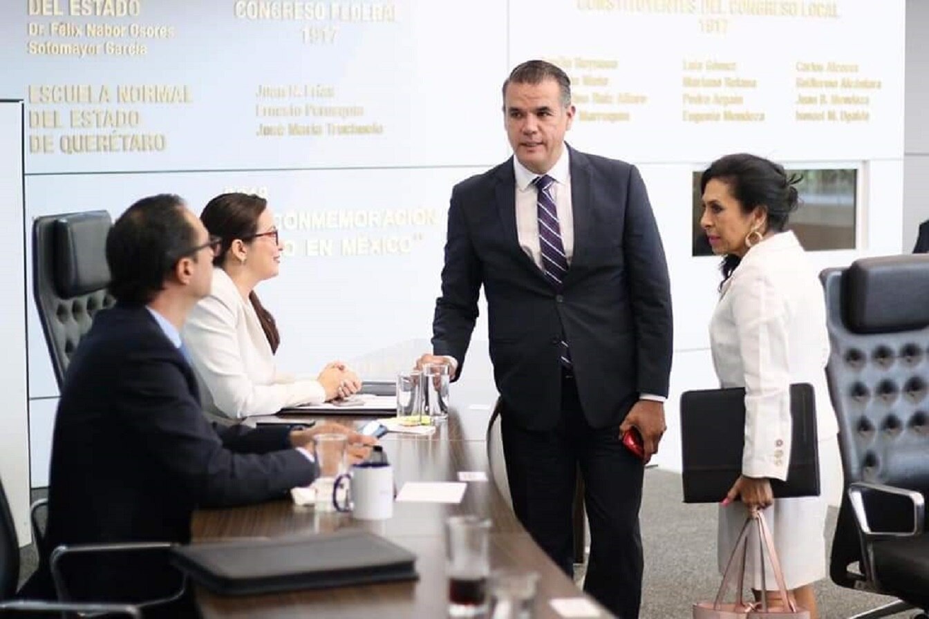 Avala Mauricio Ruiz actuar de Roberto Sosa ante insultos de funcionario