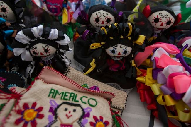 Llegarán muñecas de Amealco a tiendas Oxxo