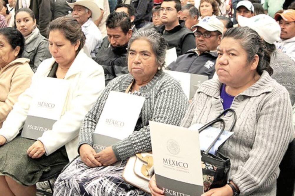 Dan certeza jurídica a mil 700 familias