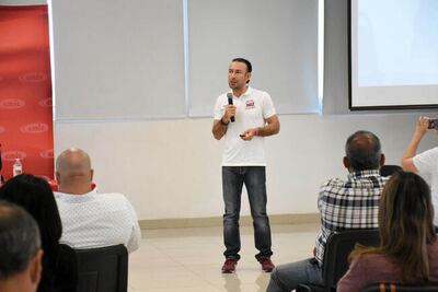 Arturo Maximiliano promete impulsar la obra pública