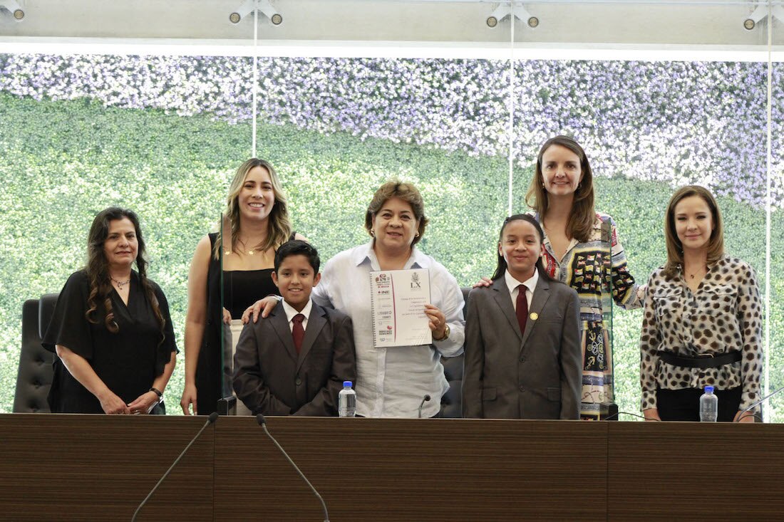 Niños entregan a Mesa Directiva sus propuestas políticas