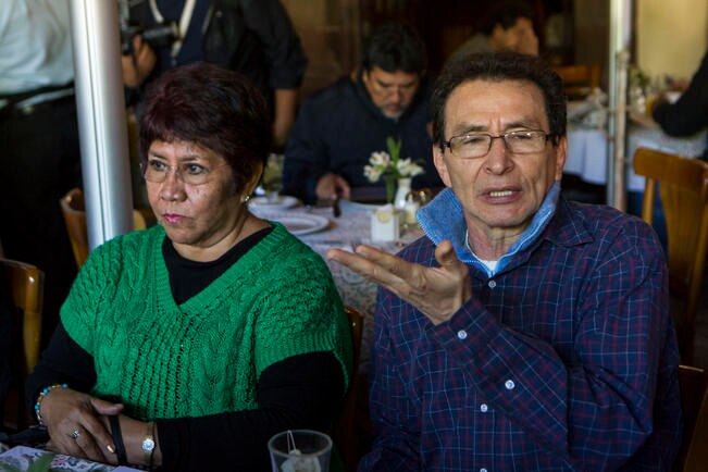 Docentes de la UAQ retirados exigen pago de pensiones