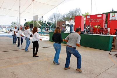 Organizan baile en parque de SJR