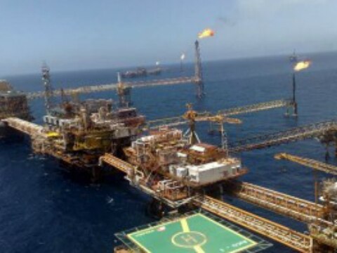 Pemex compra 51% de astillero español