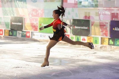 Lánzate a la pista de hielo en la zona de Candiles