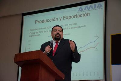 Autos viejos frenan mercado automotriz