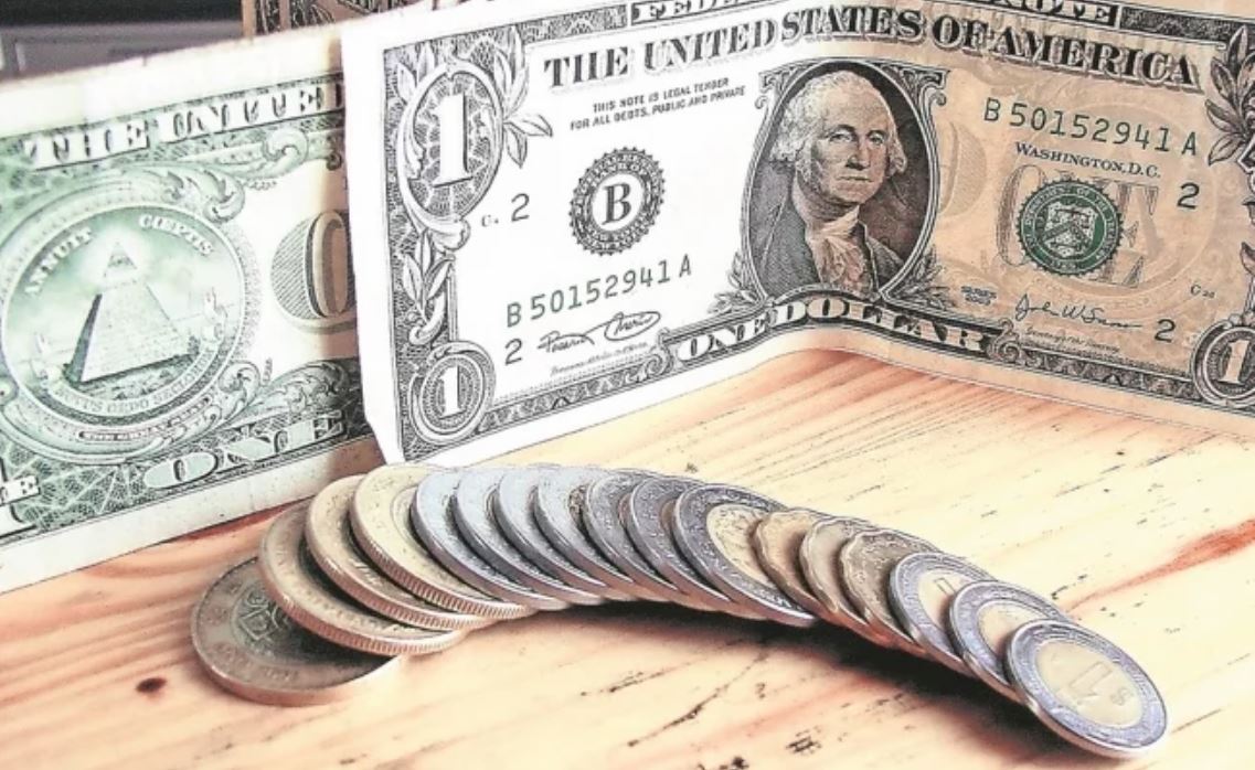 Sube dólar a $20.05 a la venta en bancos