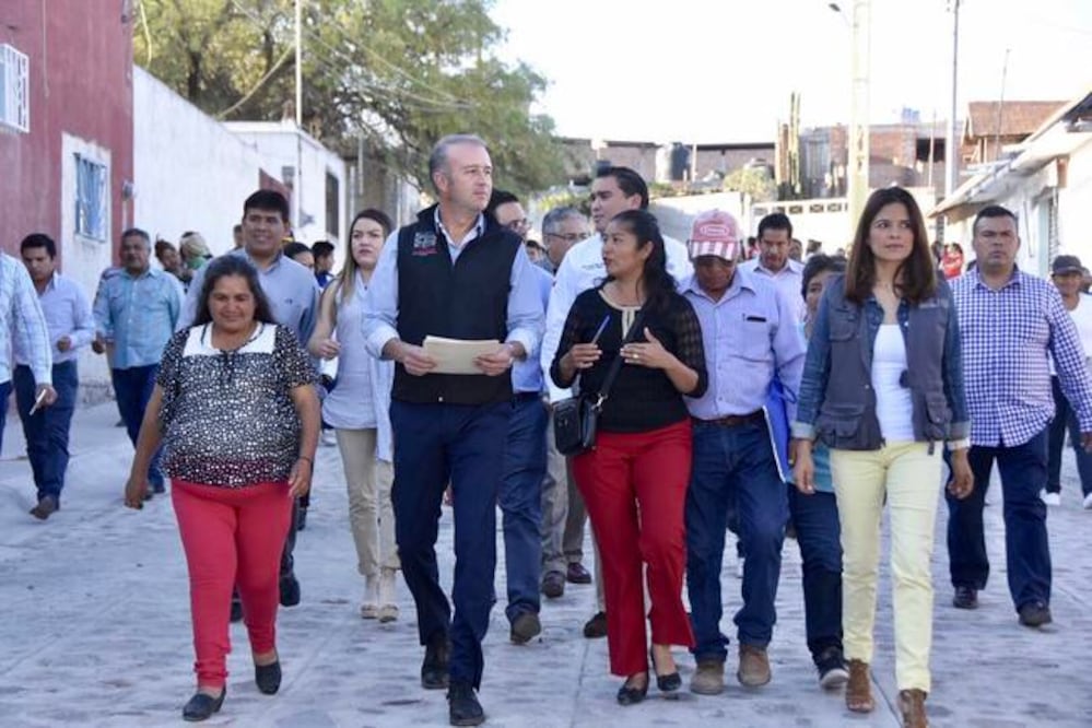 El alcalde marquesino entregó obras del Programa de Infraestructura para el Hábitat en las comunidades de La Piedad y San Isidro Miranda (ESPECIAL)