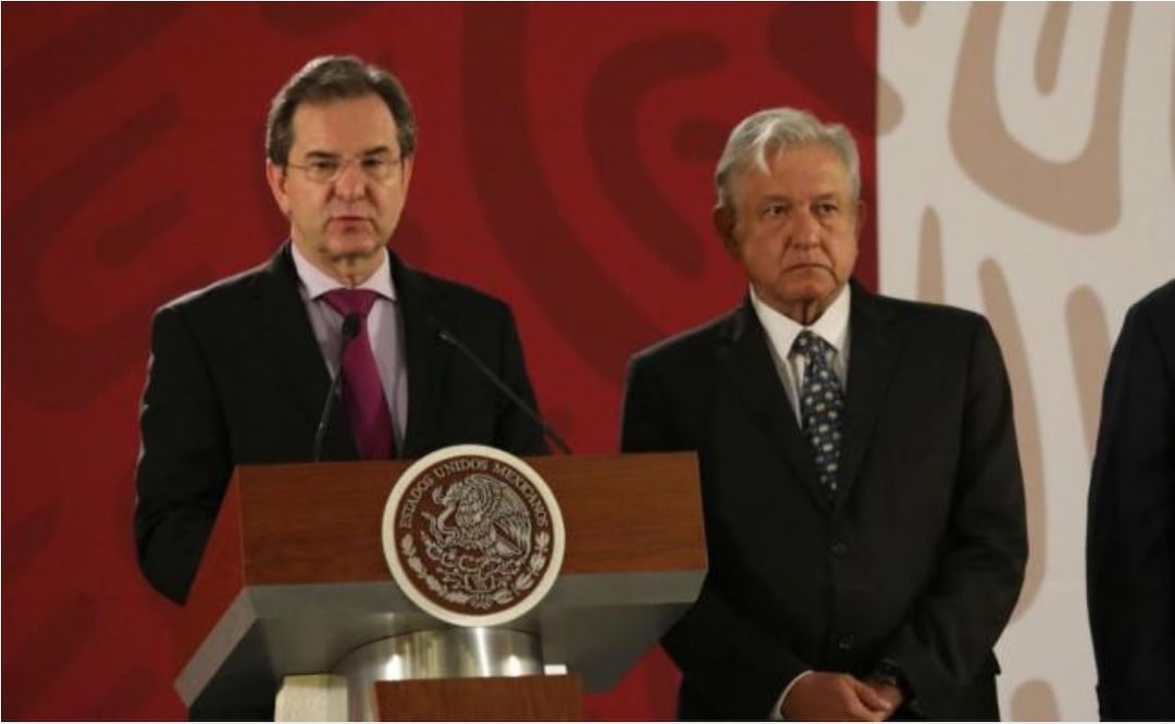 Esteban Moctezuma, titular de la SEP y el presidente, Andrés Manuel López Obrador. Foto: Especial