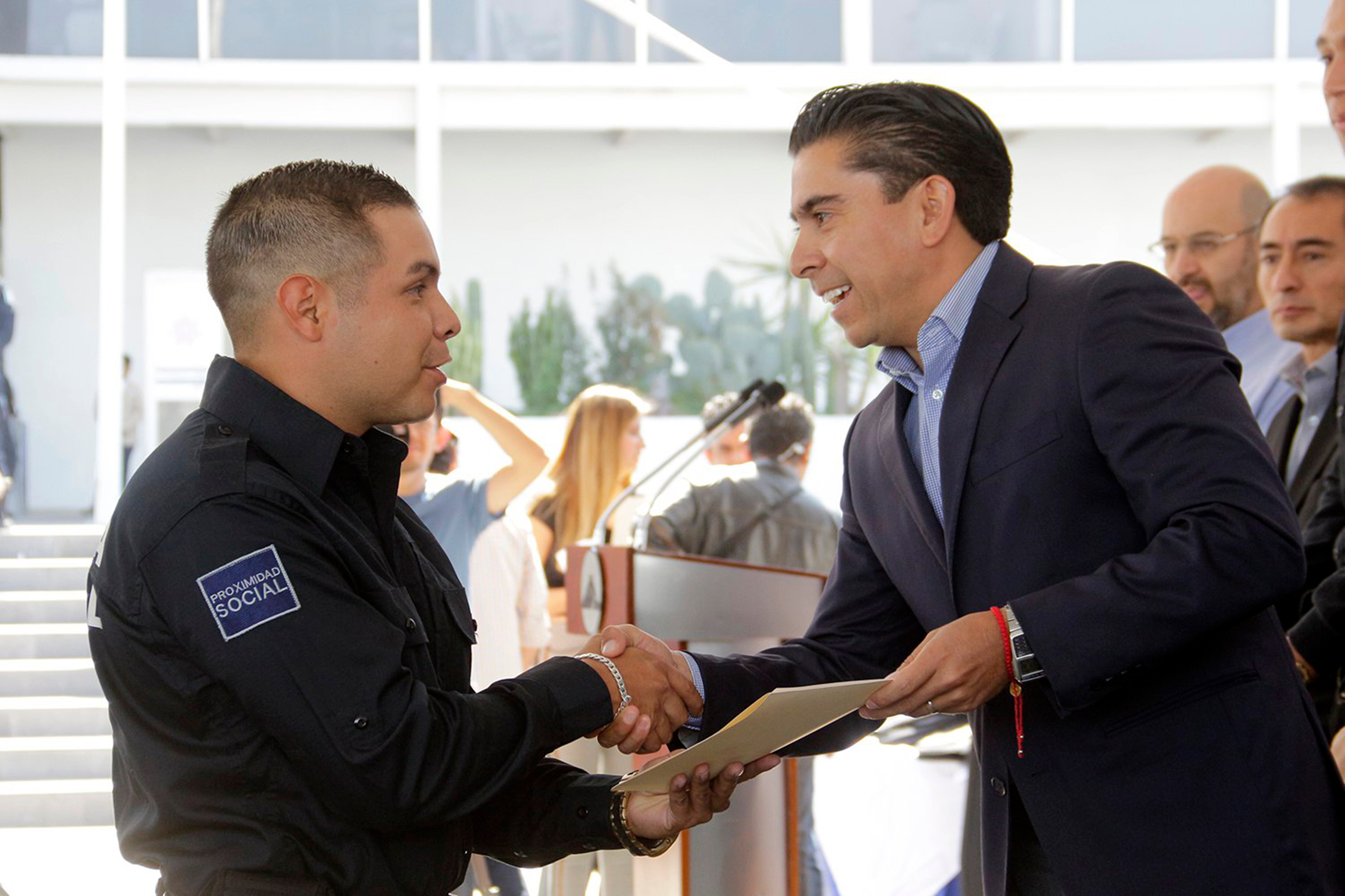 Dan la bienvenida a 33 nuevos policías  de tránsito