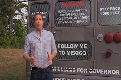 Candidato en EU promueve "Autobús de la Deportación"