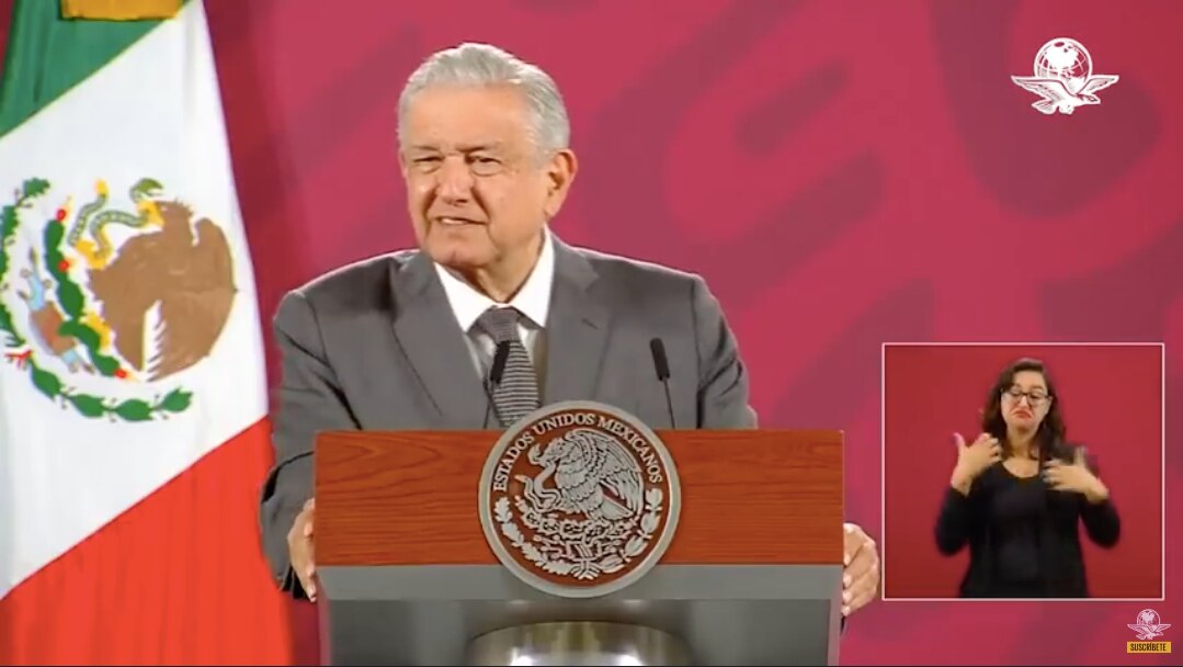 Terminé de milagro la escuela, dice AMLO