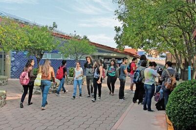  Convocan a  universitarios a Movilidad 