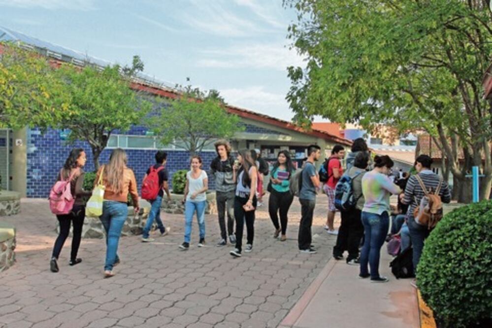  Convocan a  universitarios a Movilidad 