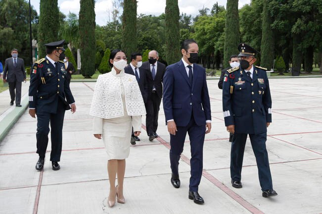 Solicita gobernador honrar al personal médico